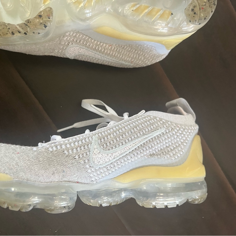Nike Women's White and Yellow Athletic Shoes
